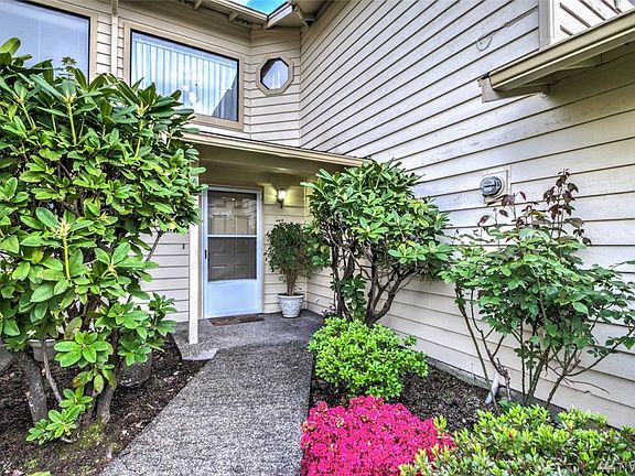 3rd image of 10939 SE 251st Pl APT C