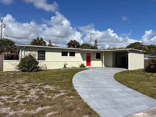 1010 Bianca Dr NE Photo 1