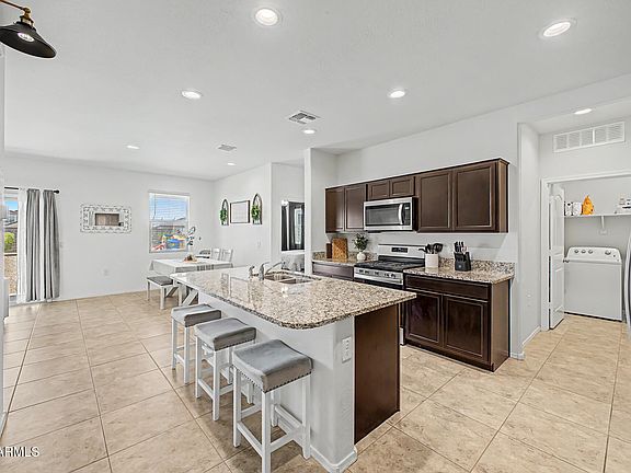 2nd image of 30699 W FAIRMOUNT Avenue