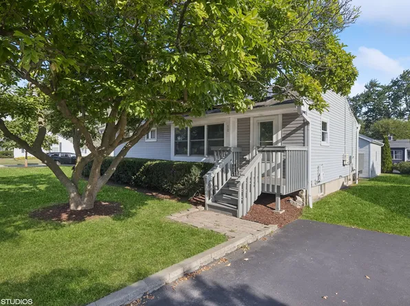 50 E 55th St, Westmont, IL 60559