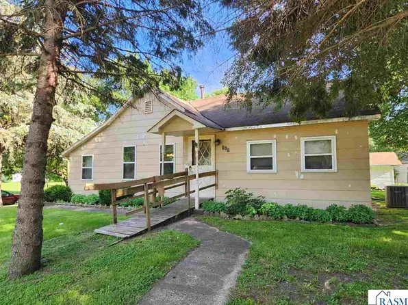 117 E Pleasant St, Garden City, MN 56034
