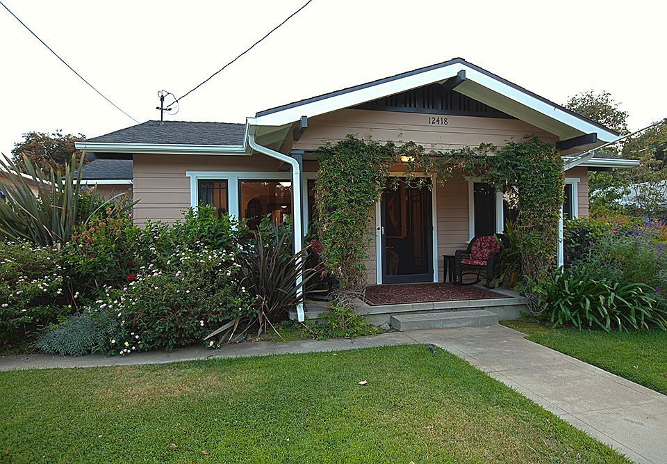 1st image of 12418 Rose Dr