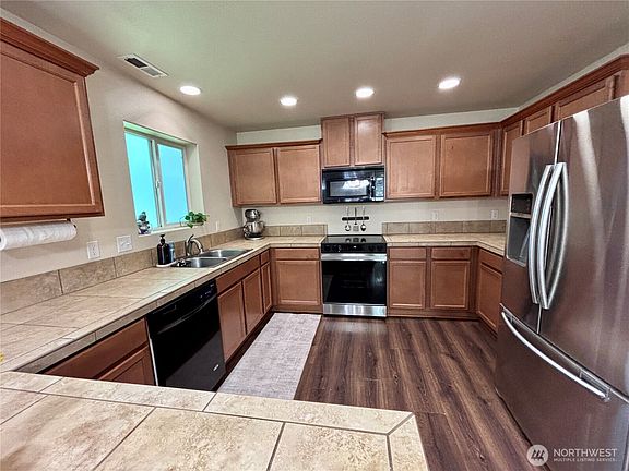 4th image of 2503 Redwood Court SE