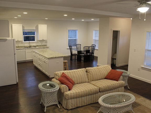 Living/dining/foyer/kitchen