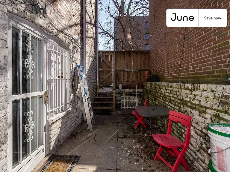 922 I St SE — Photo 16