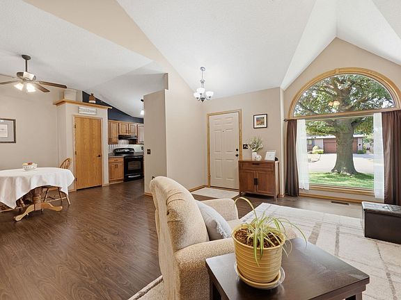 5th image of 10810 W Rolling Hills Dr