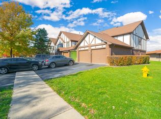 6740 180th St APT 2W, Tinley Park, IL 60477