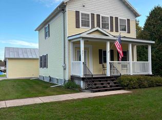221 Bridge St, Oconto, WI 54153