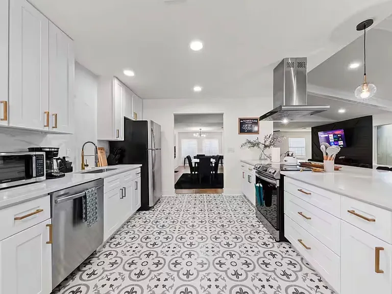 16502 Fox Knl — Photo 9