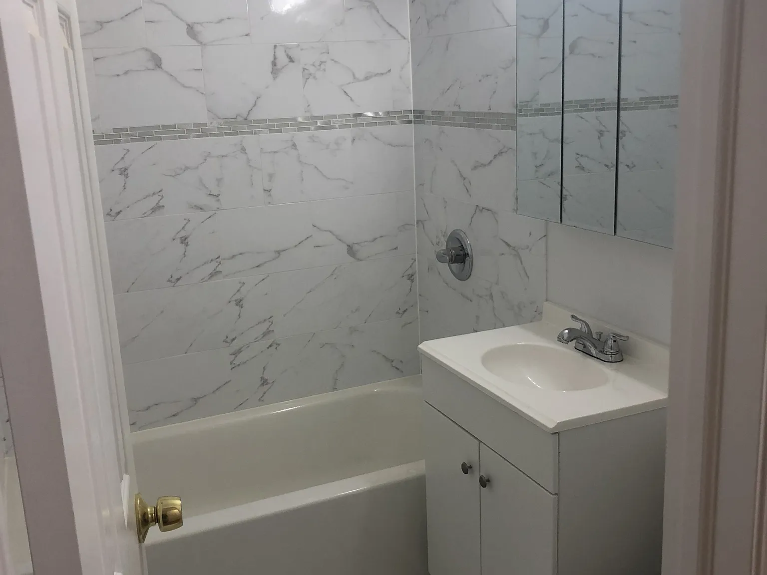 Res. at Riverhill 59 LLC: - 12B — Photo 3
