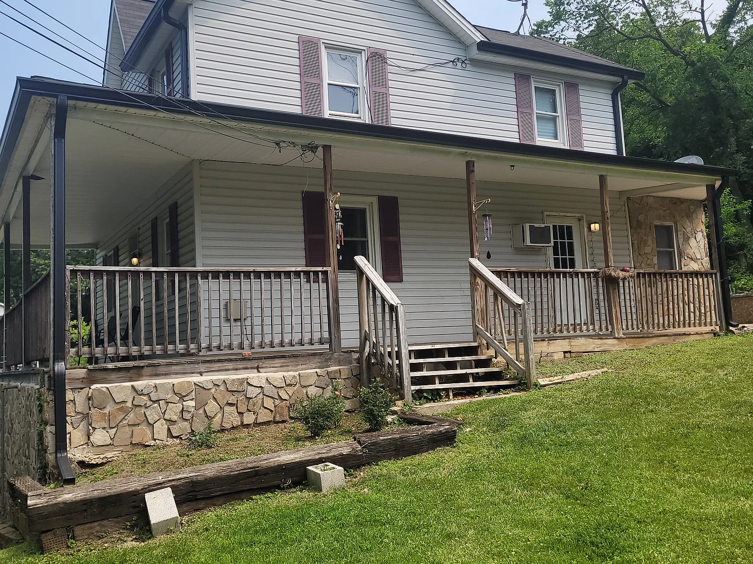 2 bed, 700 sqft, $1,500 — Photo 1