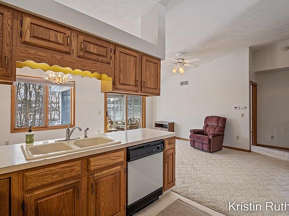 2nd image of 2802 Bridgeside Dr SE