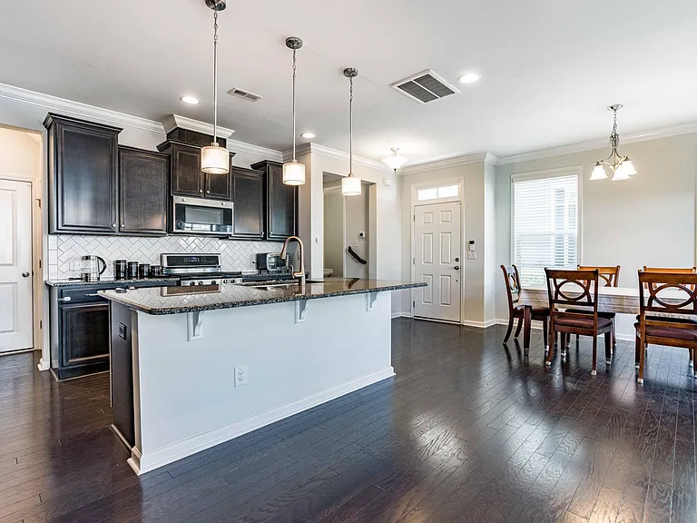 846 New Derby Ln — Photo 7