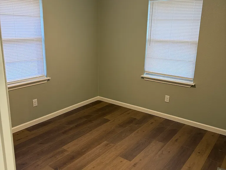 1605 Marguerite Ln — Photo 13