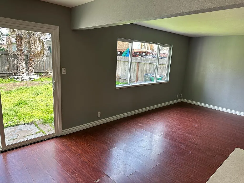 2312 Fraser Ave photo 1