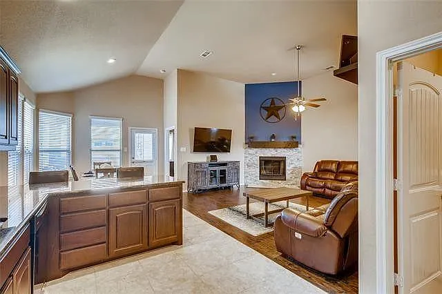 11400 Gold Canyon Dr — Photo 3