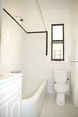 Rented by Grand Lux Realty | media 8