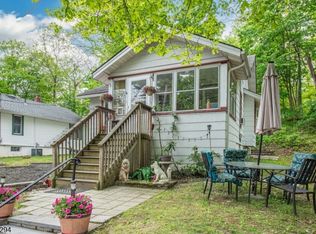 133 Woodside Ave, Newton Town, NJ 07860