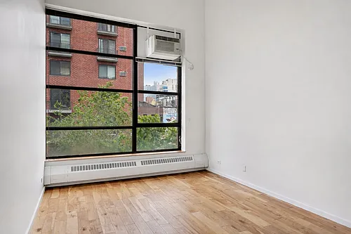 350 E 62nd St #4S Photo 1