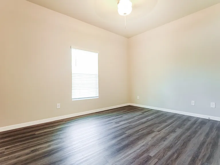 18090 Crawford Ave — Photo 11