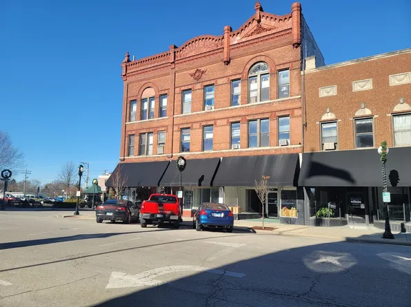 Studio, $760, 605 Monroe Ave, Charleston, IL 61920