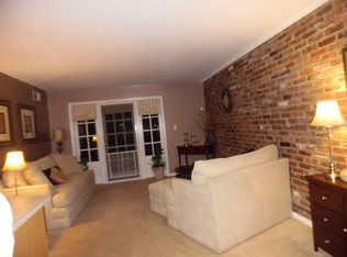 1010 Chatham Park Dr APT C, Pittsburgh, PA 15216