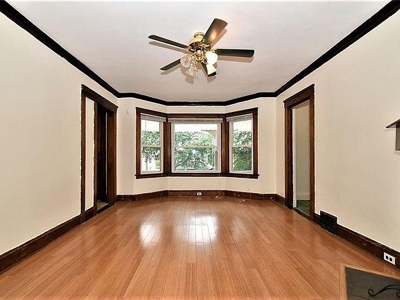 4th image of 2649 E 128th St #2