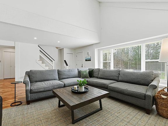 4th image of 3208 DELLA STREET
