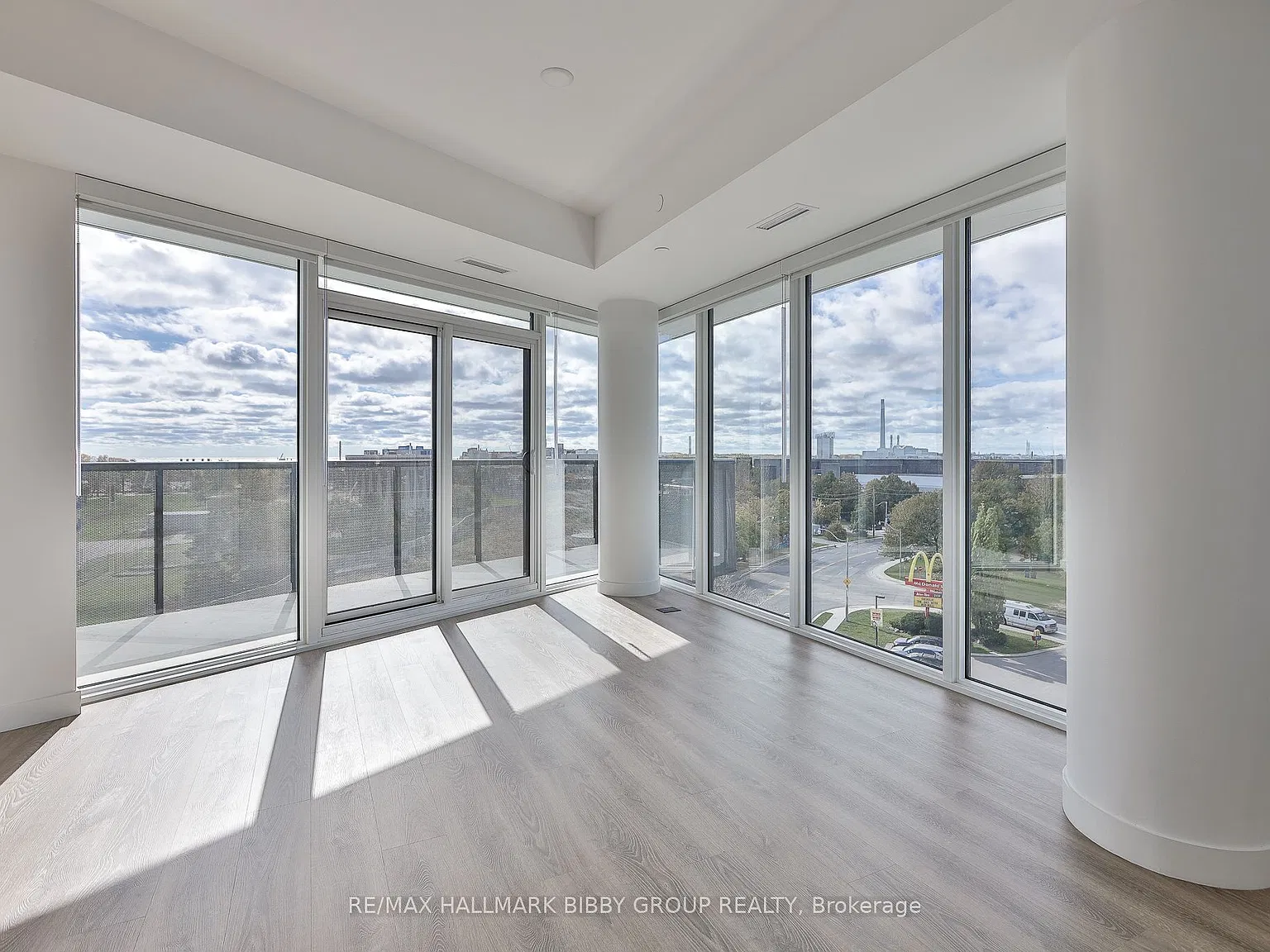 2 bed, $4,000 — Photo 2