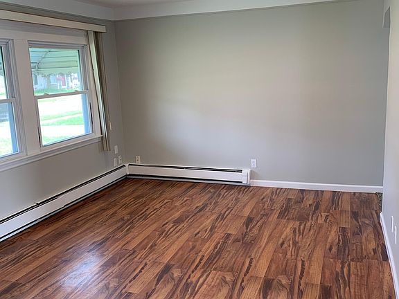 3rd image of 26210 Grandmont St