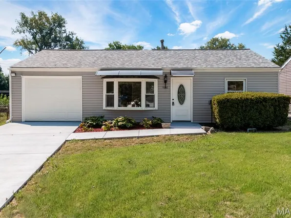 11200 Saint Clement Ln, Saint Ann, MO 63074