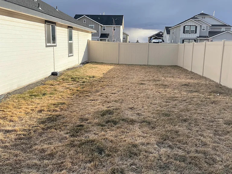 660 SW Inby St — Photo 22
