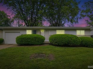 30 Reckamp Dr, Florissant, MO 63033