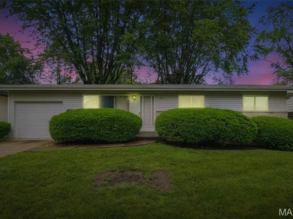 30 Reckamp Dr, Florissant, MO 63033