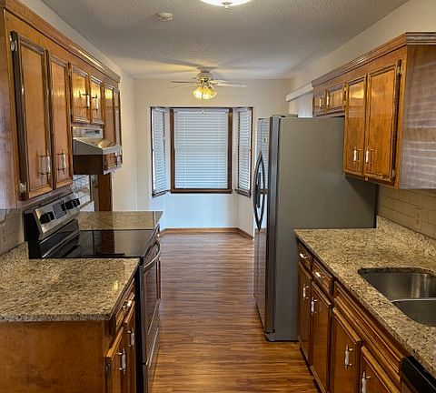 4th image of 19 Northgrove Ct