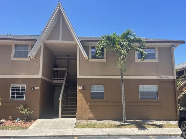 144 Berkshire Ln, Melbourne, FL 32935