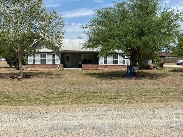 45 Rock Dove Dr, Lytle, TX 78052