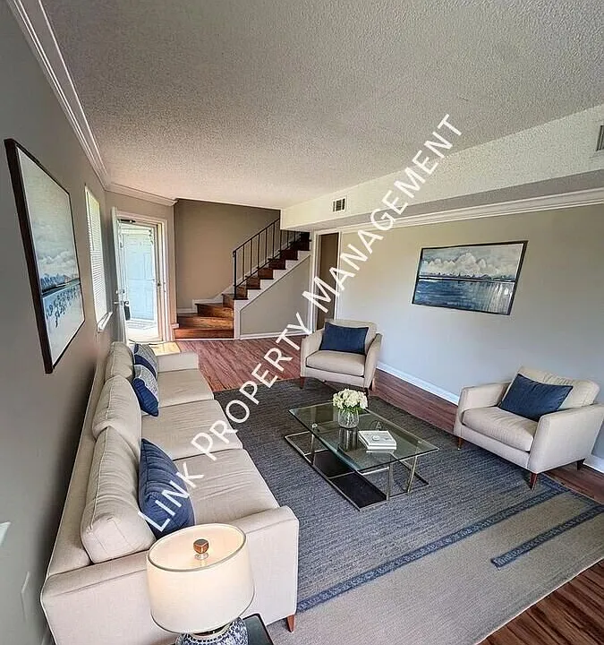 4911B Marylin Ln