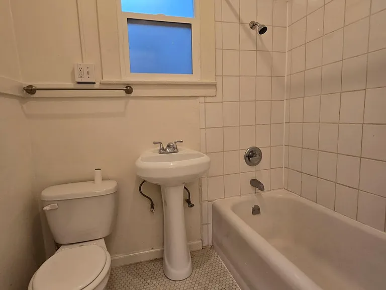 Stow Apartments — Photo 9