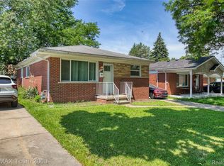 7475 Fenton St, Dearborn Heights, MI 48127