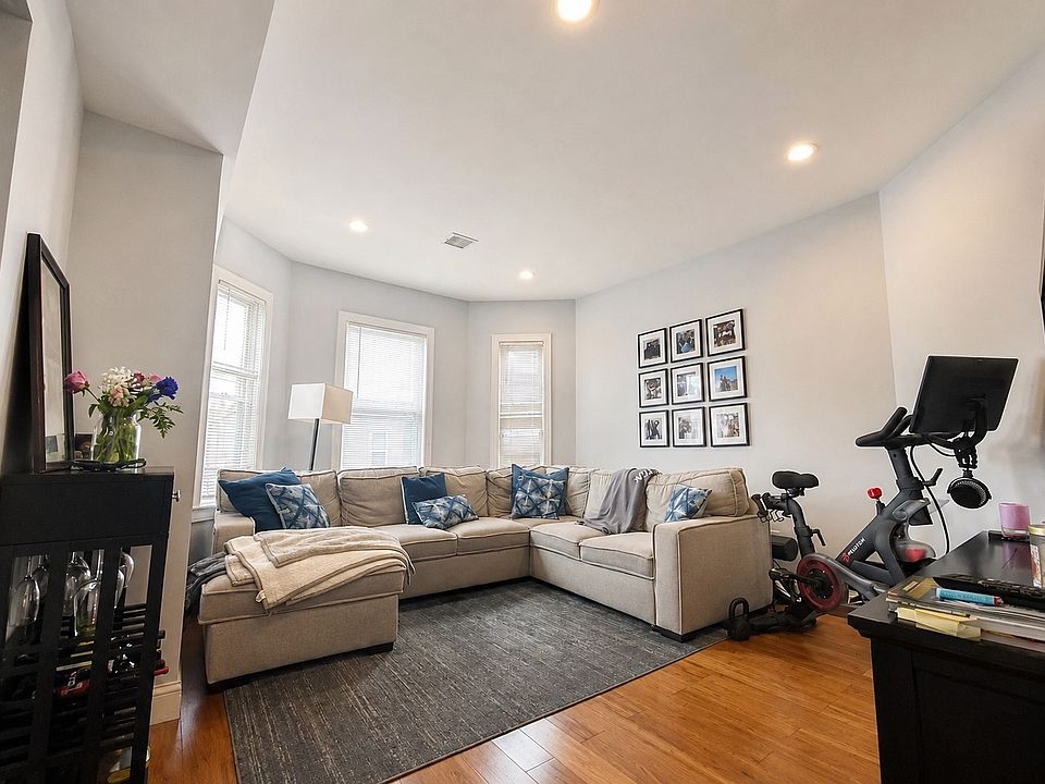 1st image of 695 E 7th St APT 2