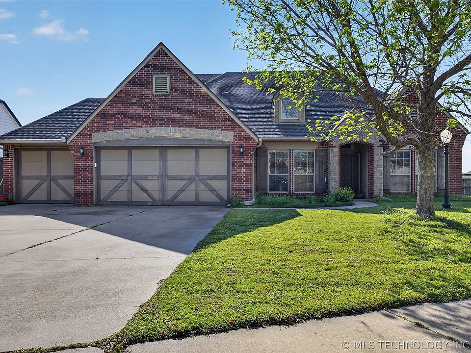 1st image of 9302 N 98th Ct E