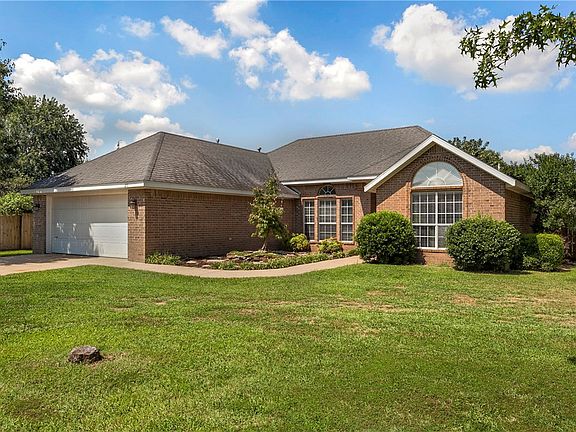 2nd image of 211 Sundown Dr