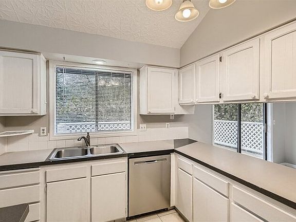 5th image of 4311 NE 14th Ave