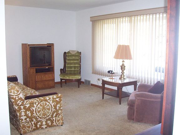 Living Room w/Bow Window