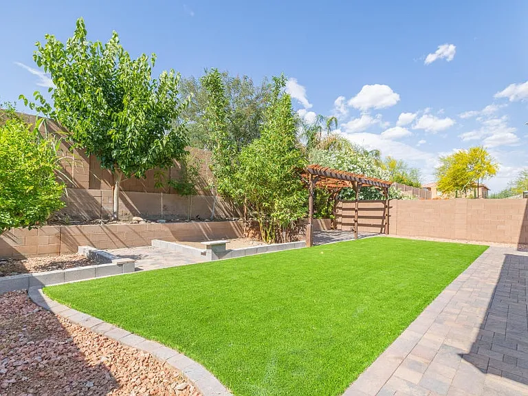 2532 W Corva Dr — Photo 47