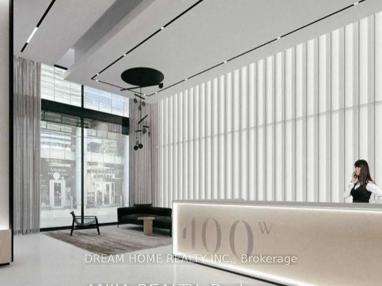 400 King St W #521 — Photo 2