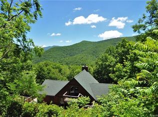 300 Redtail Hawk Ln, Burnsville, NC 28714