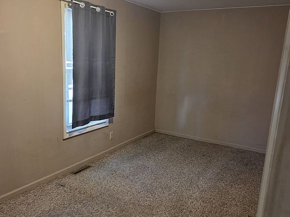 4th image of 95 Park Ave APT 1