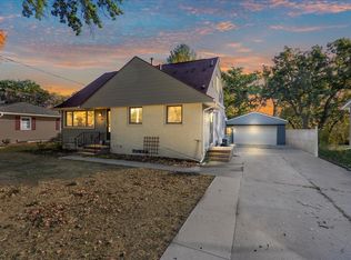 132 Desoto Ave, Waterloo, IA 50701